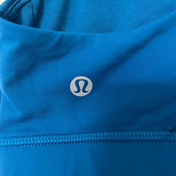 Size 8 - Lululemon Invigorate Bra - Picture 7 of 8